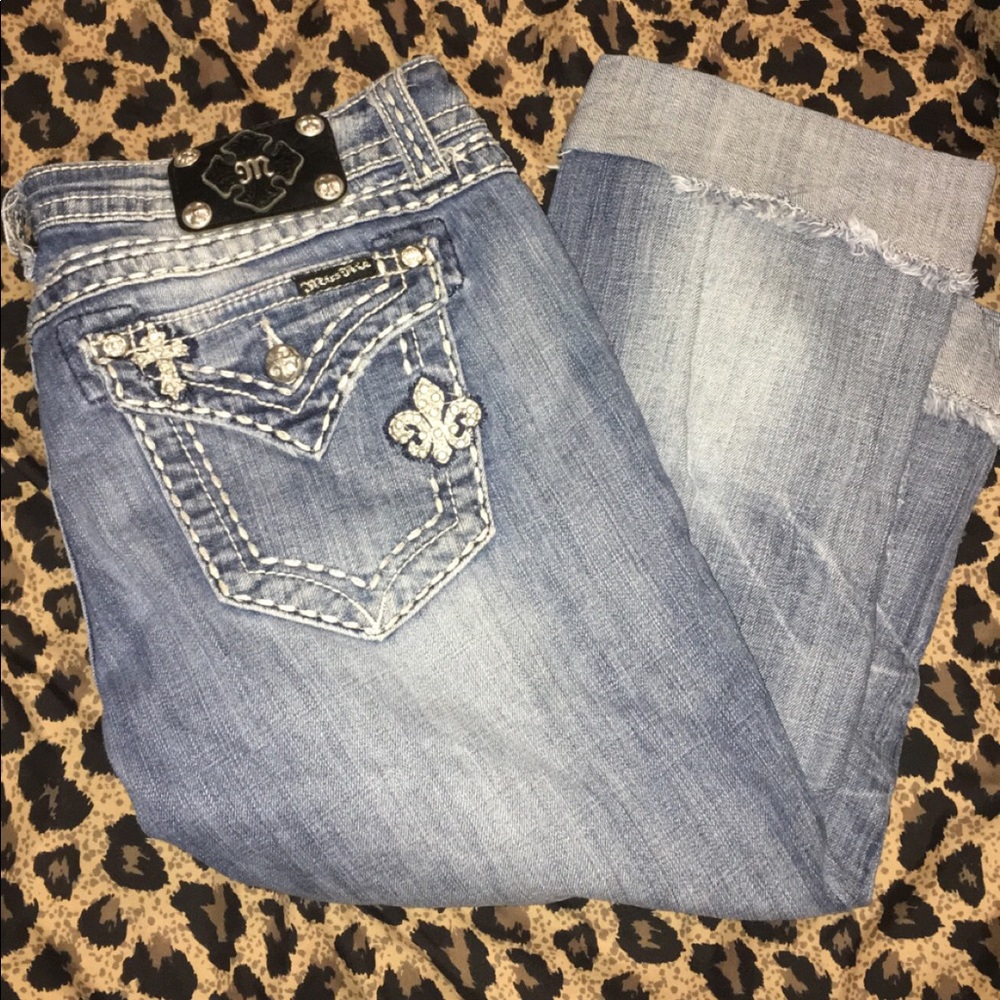 Women’s miss me capris 32